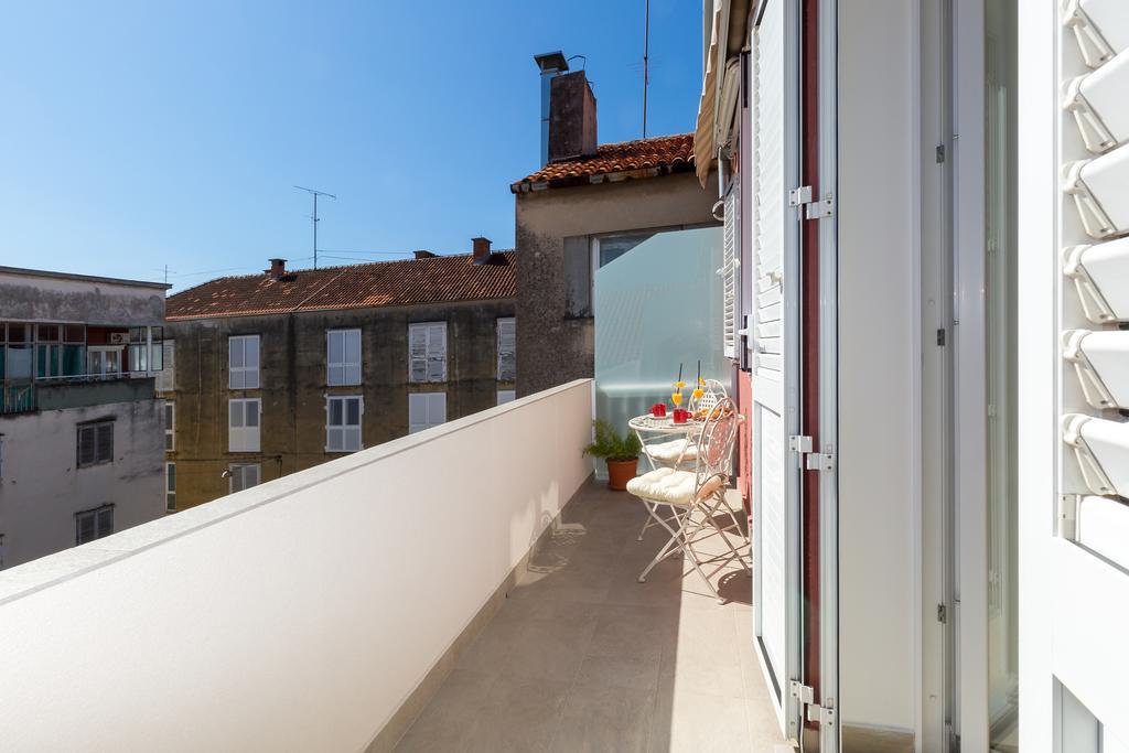 Central Boutique Apartments With Balconies, In Walking Distance To The Sea Zára Kültér fotó