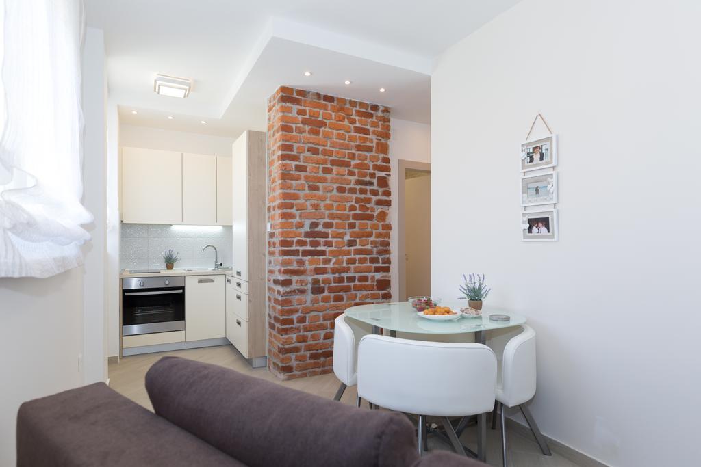 Central Boutique Apartments With Balconies, In Walking Distance To The Sea Zára Kültér fotó