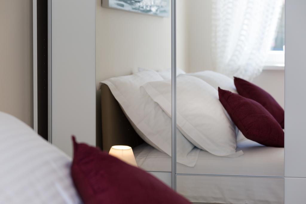 Central Boutique Apartments With Balconies, In Walking Distance To The Sea Zára Kültér fotó