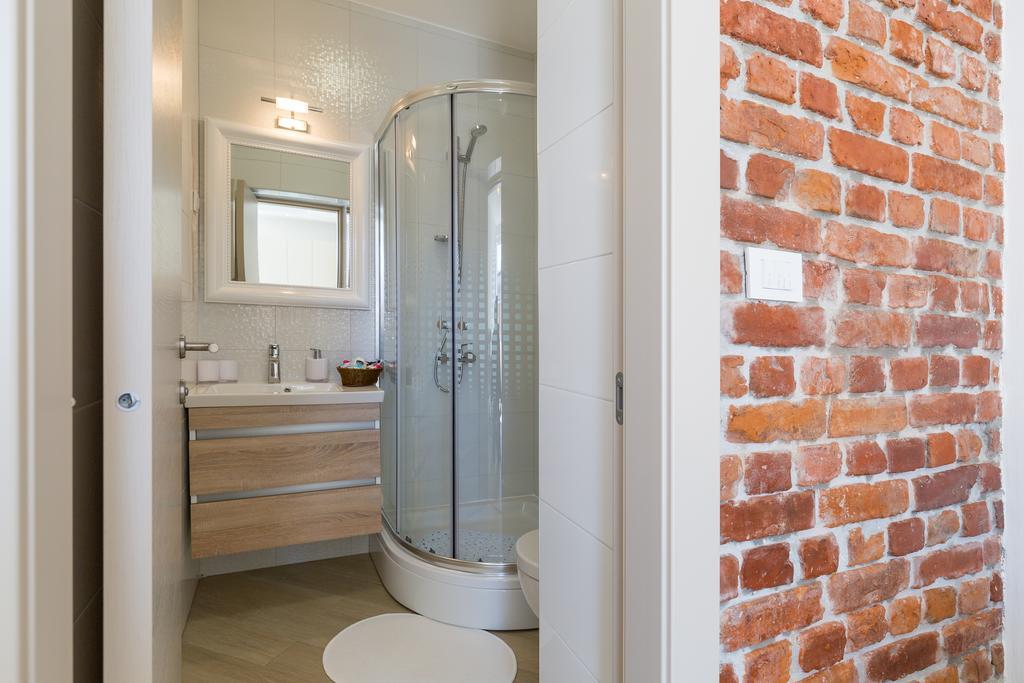 Central Boutique Apartments With Balconies, In Walking Distance To The Sea Zára Kültér fotó