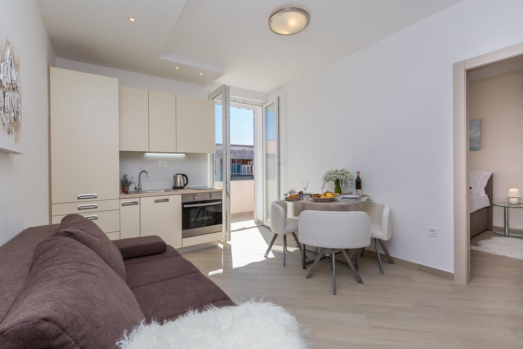 Central Boutique Apartments With Balconies, In Walking Distance To The Sea Zára Kültér fotó
