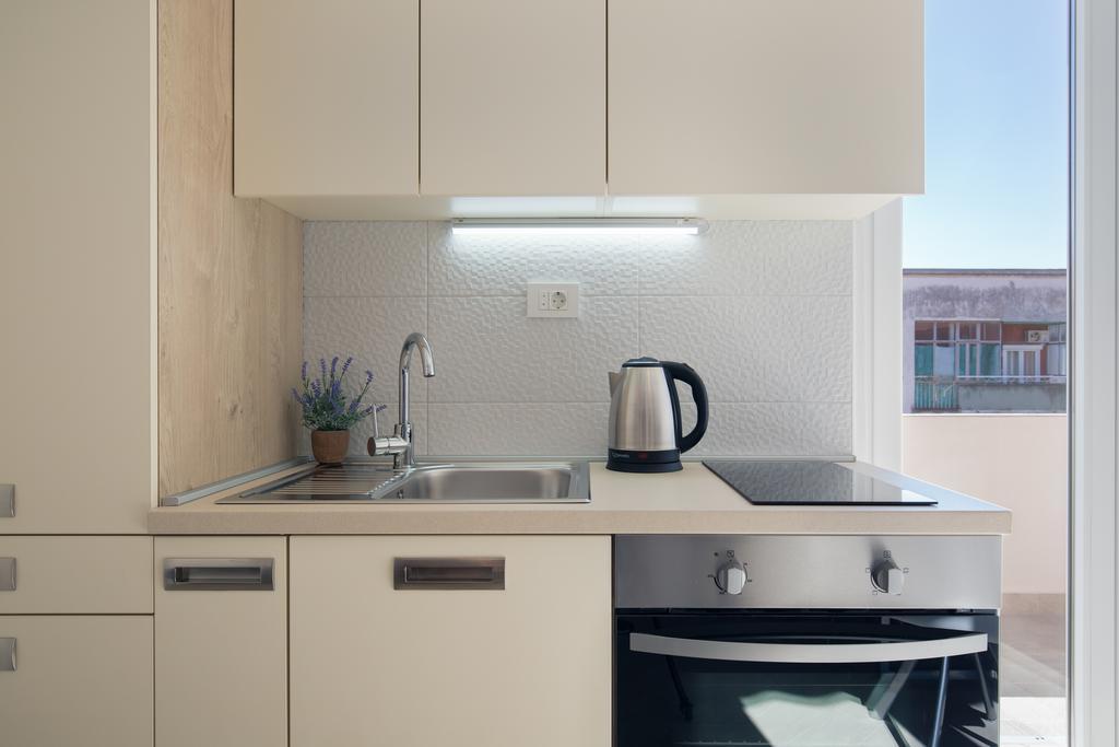 Central Boutique Apartments With Balconies, In Walking Distance To The Sea Zára Kültér fotó