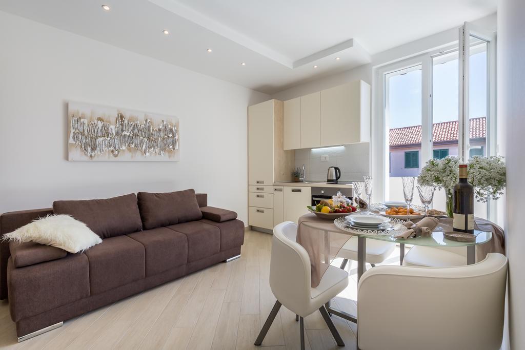 Central Boutique Apartments With Balconies, In Walking Distance To The Sea Zára Kültér fotó