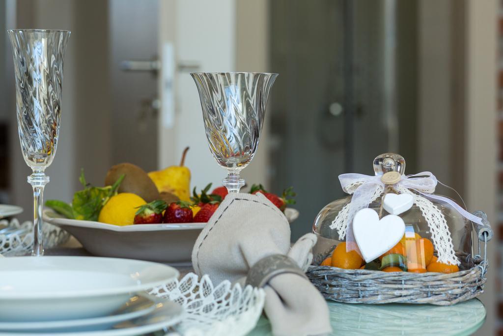 Central Boutique Apartments With Balconies, In Walking Distance To The Sea Zára Kültér fotó